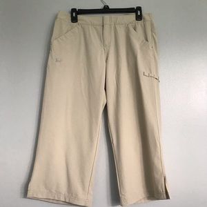 Under Armour Women's Hiking Performance Capris Beige Light Khaki Pants Size 10